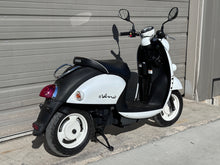 Load image into Gallery viewer, 2021 Yamaha E-Vino (001906)