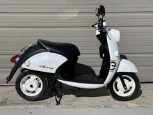 Load image into Gallery viewer, 2021 Yamaha E-Vino