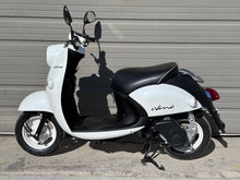 Load image into Gallery viewer, 2021 Yamaha E-Vino (001906)