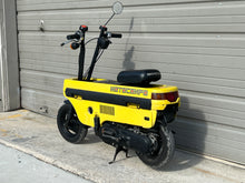 Load image into Gallery viewer, 1982 Honda Motocompo (007503)