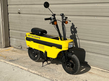 Load image into Gallery viewer, 1982 Honda Motocompo (007503)