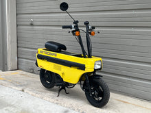 Load image into Gallery viewer, 1982 Honda Motocompo (040152)