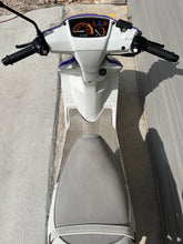 Load image into Gallery viewer, Yamaha RS90