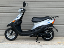 Load image into Gallery viewer, 2004 Yamaha Jog Basic Jog (503585)

