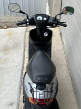Load image into Gallery viewer, 2004 Yamaha Jog Basic Jog (503585)
