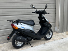 Load image into Gallery viewer, 2004 Yamaha Jog Basic Jog (503585)

