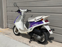 Load image into Gallery viewer, Yamaha RS90
